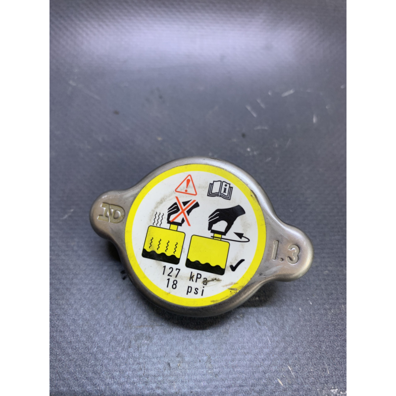 Кришка радіатора Mazda 6 GG 2.0i