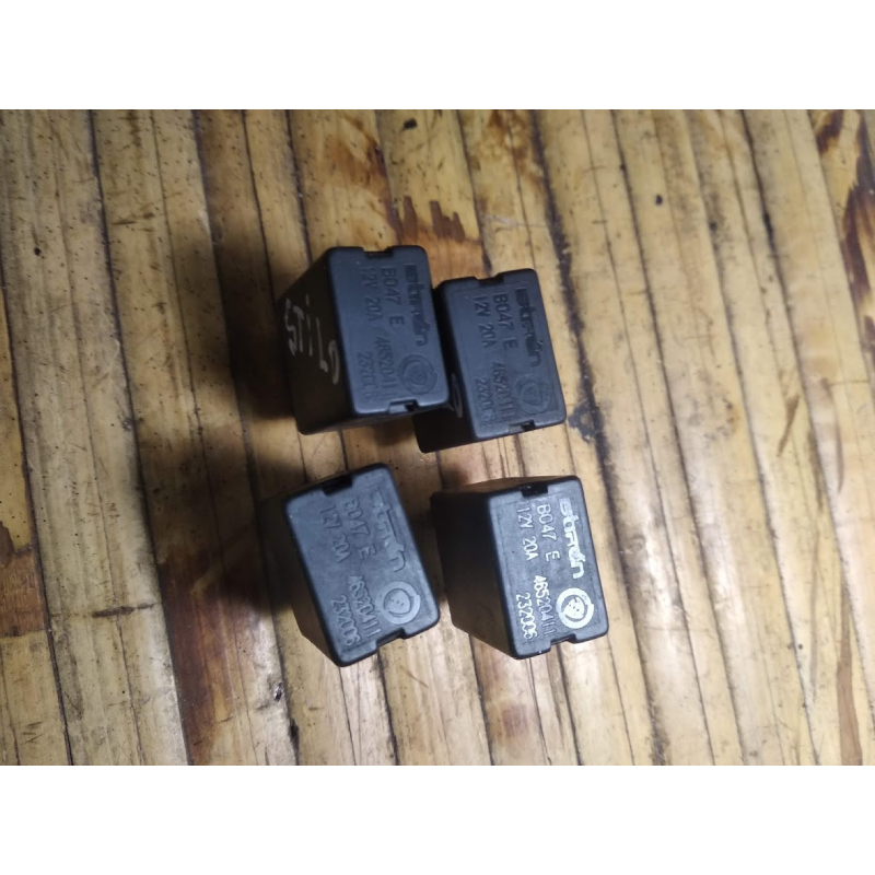 Реле Fiat / Lancia / Alfa Romeo 46520411 Реле Fiat / Lancia / Alfa Romeo 46520411