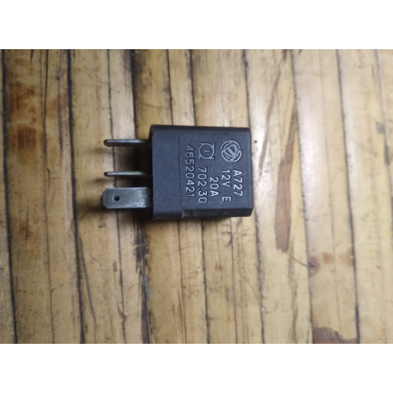 Реле Fiat 46520421 Реле Fiat 46520421