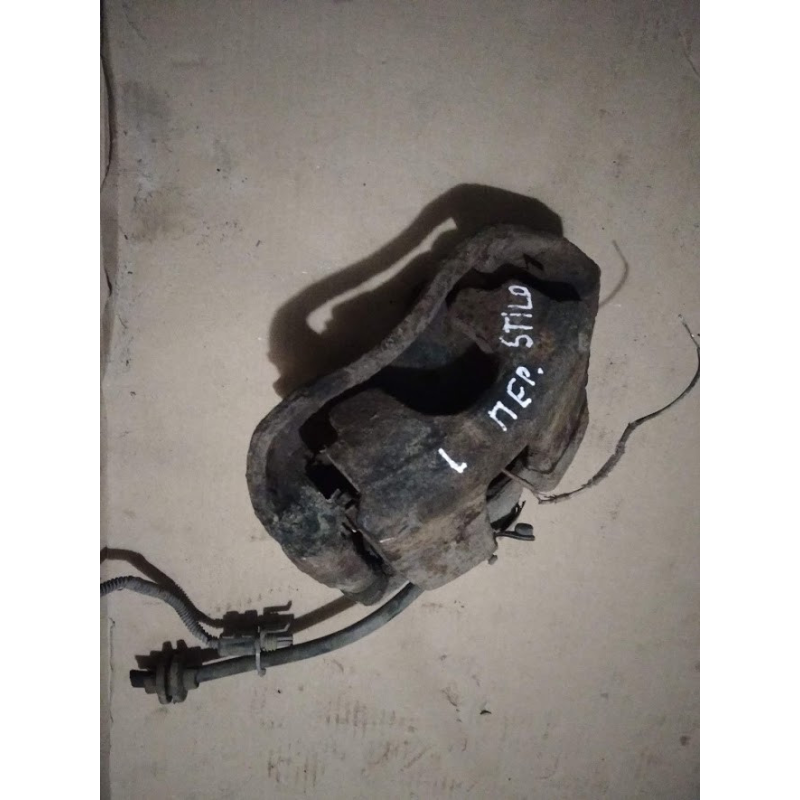 Супорт передній лівий Fiat Stilo