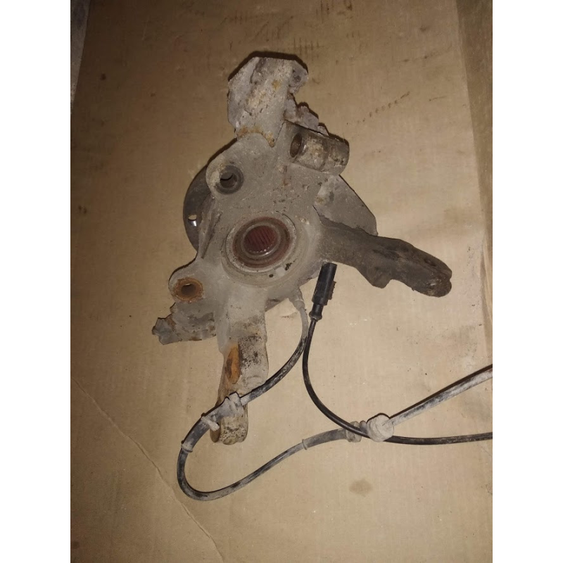 Поворотний кулак / Цапфа передня Fiat Stilo