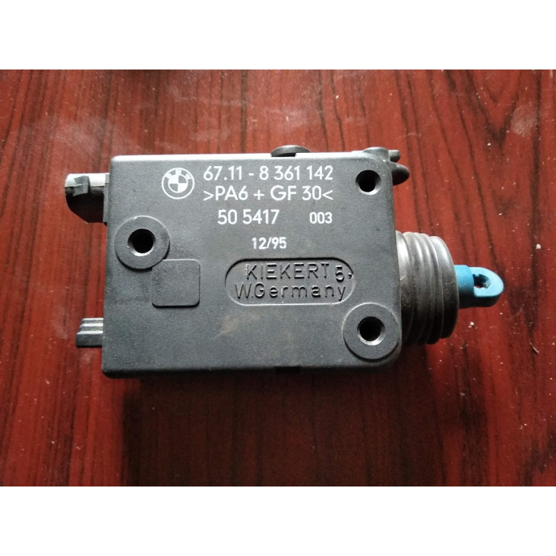 Активатор крихти багажника Bmw 3 Series E36 8361142