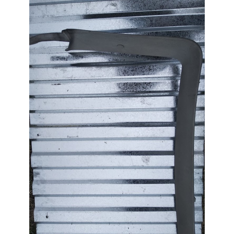 Пластик / Накладка кришки багажника Fiat Stilo