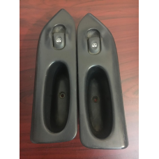 Кнопка склопідйомника права Renault Laguna 1  7701699605