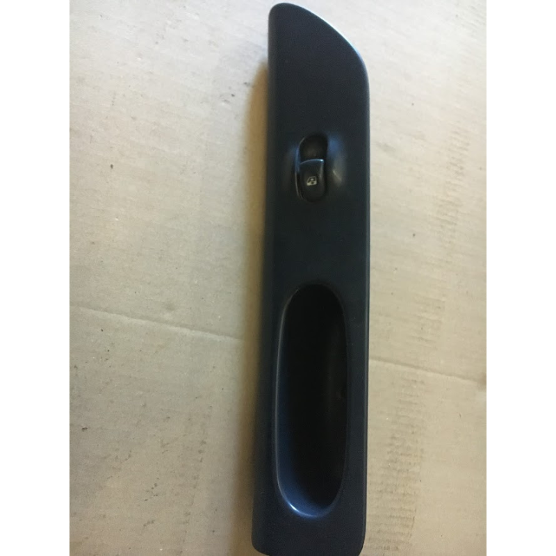 Панель управління склопідйомника Renault Laguna 7701699604