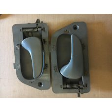 Ручка дверна внутрішня Renault Laguna 1