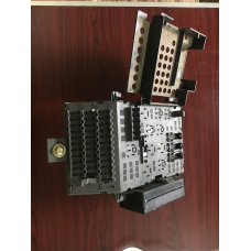 Блок запобіжників Renault Laguna 1  7700821586