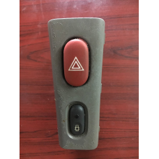 Кнопка центрального та аварійки renault Laguna 1 7700421089