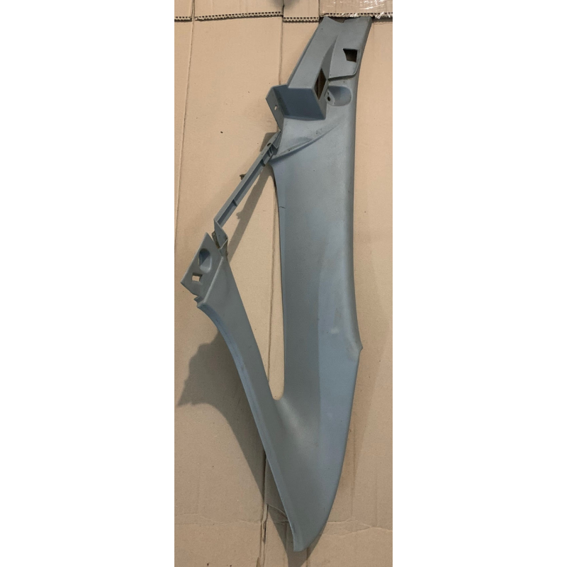 Накладка стойки задньої лівої Renault Laguna 1