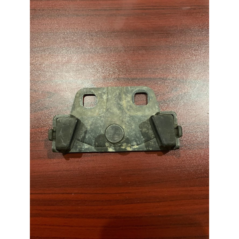 Кінцевик багажника BMW E39