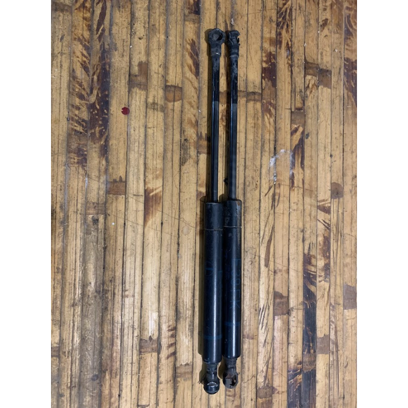 Амортизатори капоту Bmw 5 e39