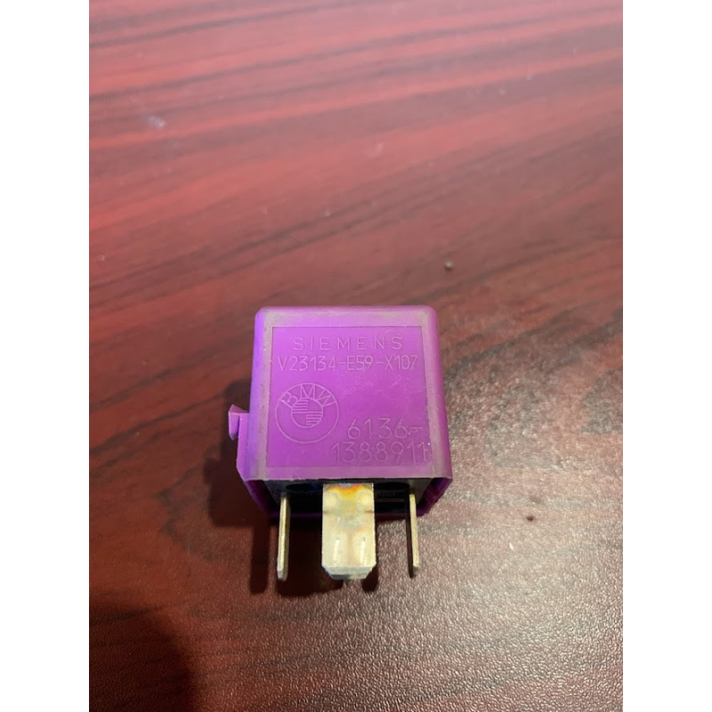 Реле Bmw Siemens 1388911