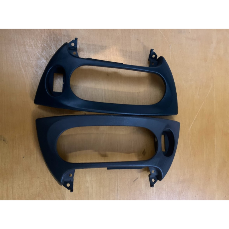 Накладка центральної консолі Renault Scenic 7700430836 7700841057 Накладка центральної консолі Renault Scenic 7700430836 7700841057