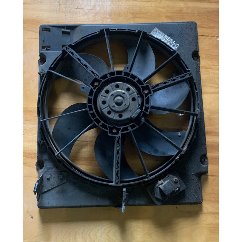 Вентилятор радіатора Renault Scenic 1 2.0i