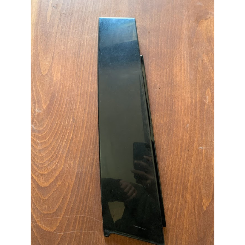 Накладка дверки Opel Insignia передня права Накладка дверки Opel Insignia передня права