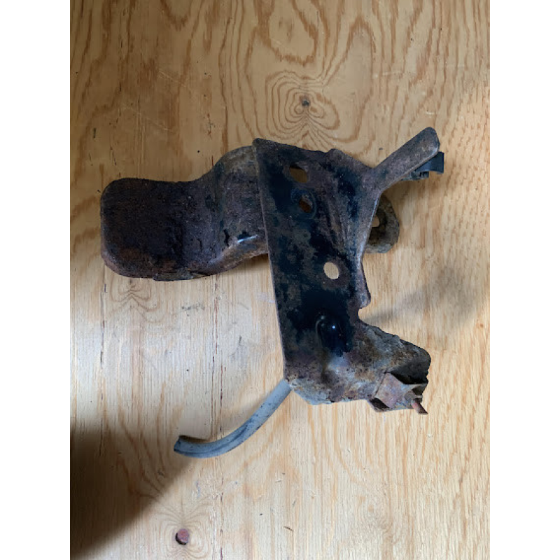 Кронштейн глушника Renault Scenic Megane 1 7700422549 770082559