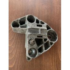 Кронштейн двігуна Renault Megane Scenic 7700840950