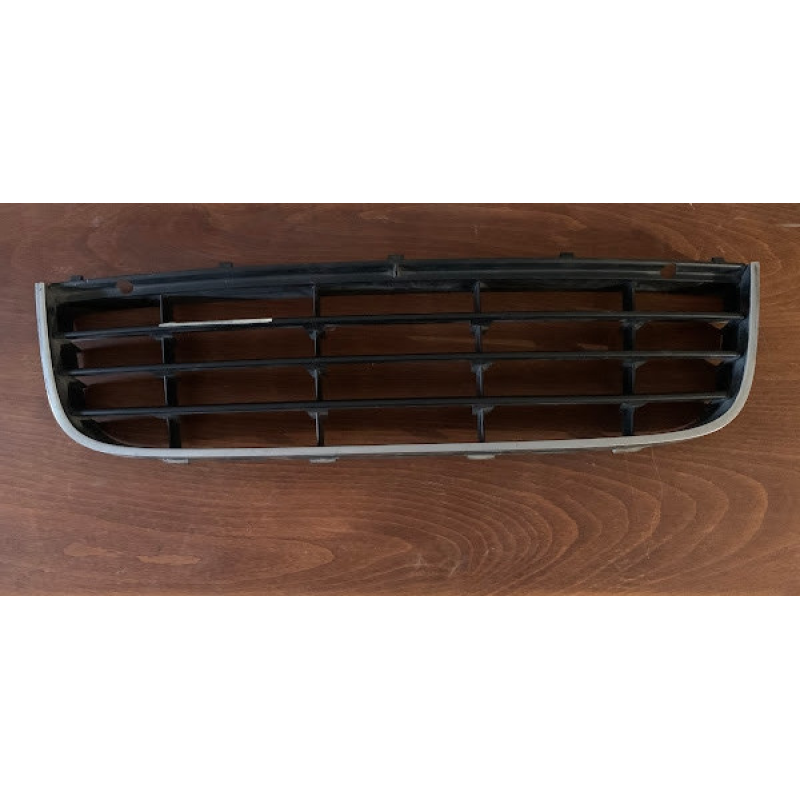 Решітка радіатора Volkswagen Bora Jetta 05-10р. Решітка радіатора Volkswagen Bora Jetta 05-10р.