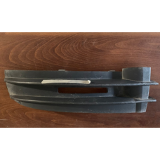 Решітка бампера VW Caddy права  2k0853684