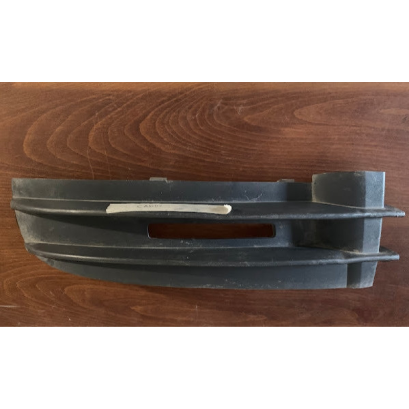 Решітка бампера VW Caddy права 2k0853684 Решітка бампера VW Caddy права 2k0853684