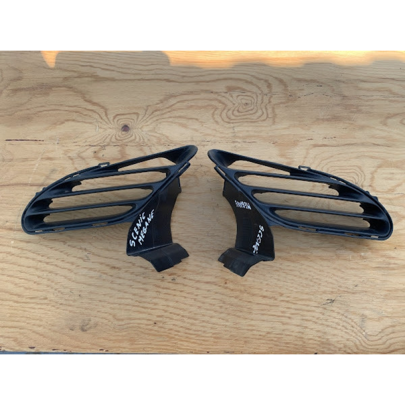 Ришітка радіатора Renault Scenic 1