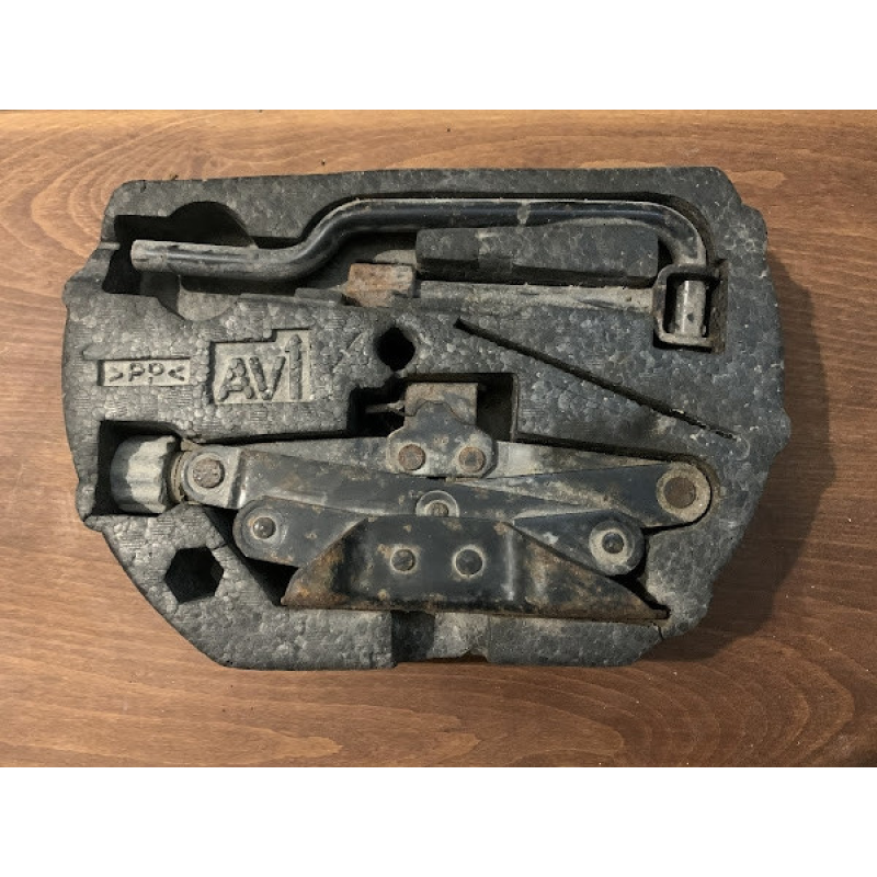 Органайзер у запаску Renault Scenic Megane 7700834656