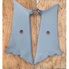 Накладка стійки задньої Mazda 323 BG