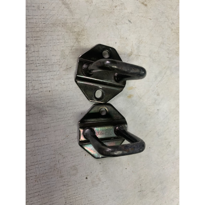 Фіксатор задніх сидінь Mazda 323 BG Седан