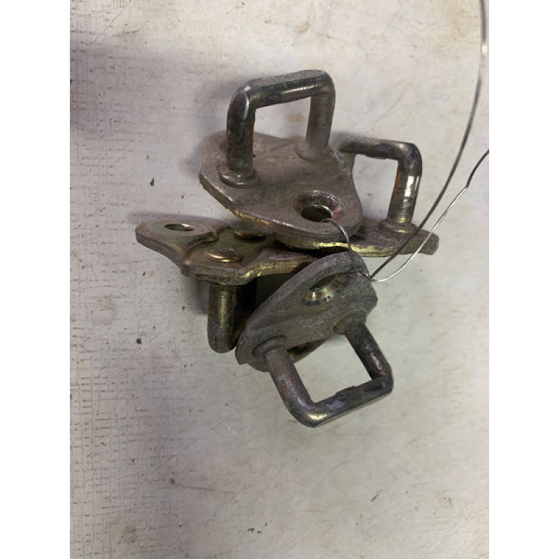 Фіксатор дверей Mazda 323 BG