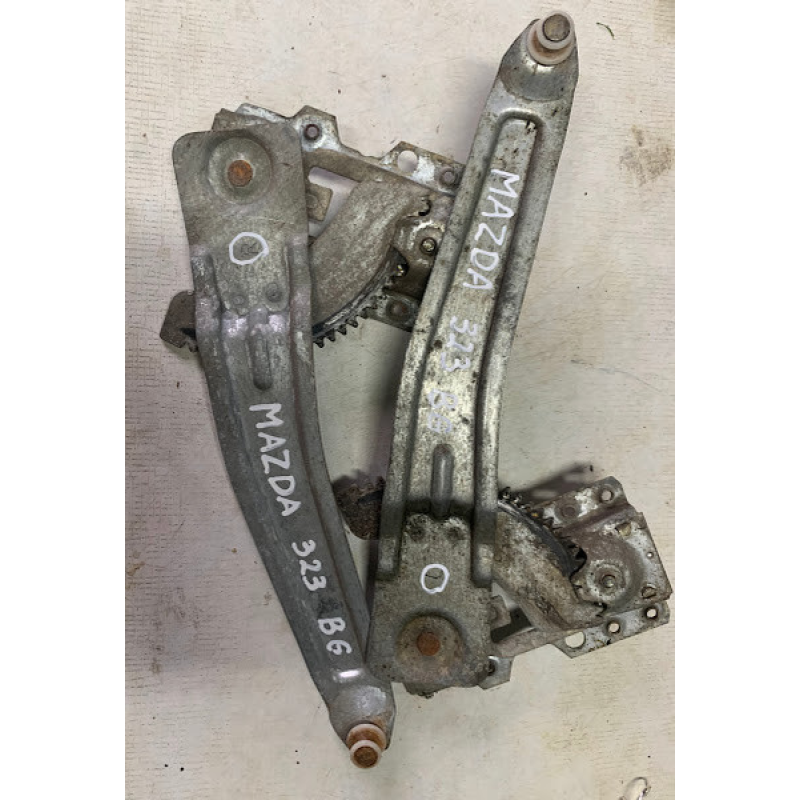 Механізм склопідіймача Mazda 323 BG задній Механізм склопідіймача Mazda 323 BG задній