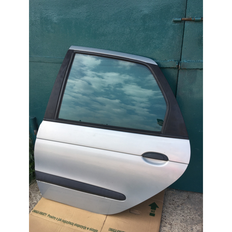 Дверка Renault Scenic задня ліва