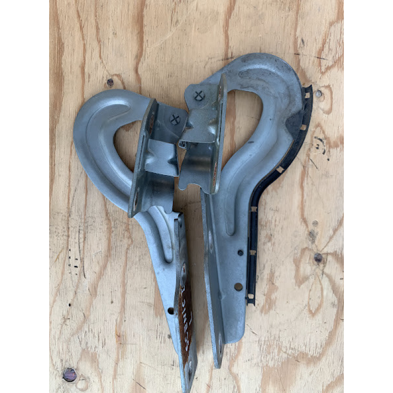 Завіс петля капота Renault Scenic 1  843529  843530