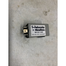 Реле моторчика люка Renault Scenic WH521040