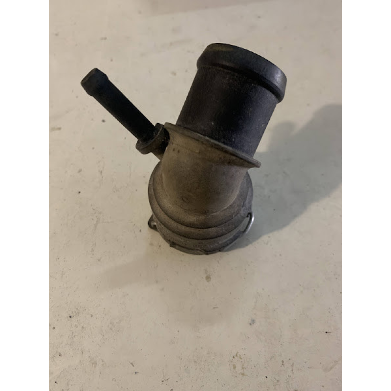 Трійник / фланець Volkswagen 600122291 Трійник / фланець Volkswagen 600122291