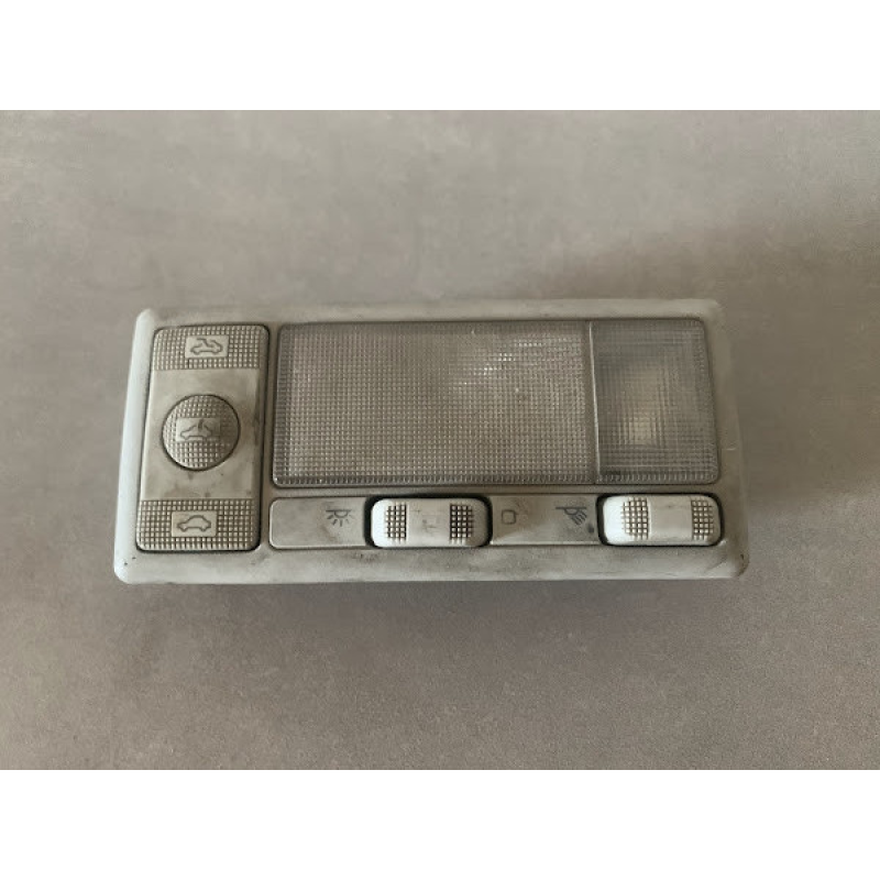 Плафон салону Volkswagen Golf 3 Плафон салону Volkswagen Golf 3