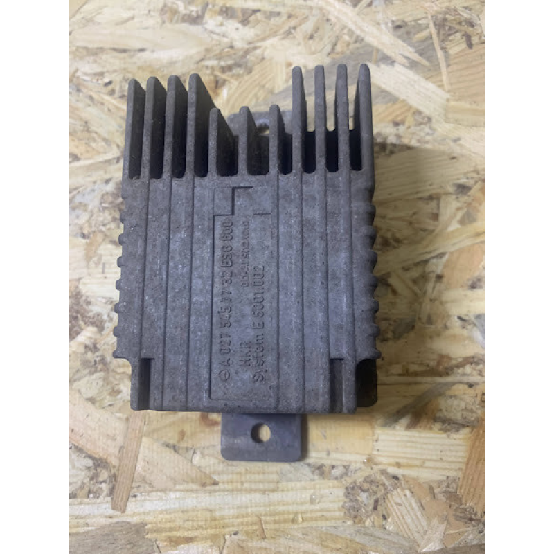 Блок управління / Регулятор обертів вентилятора Mercedes W210 A0275457732