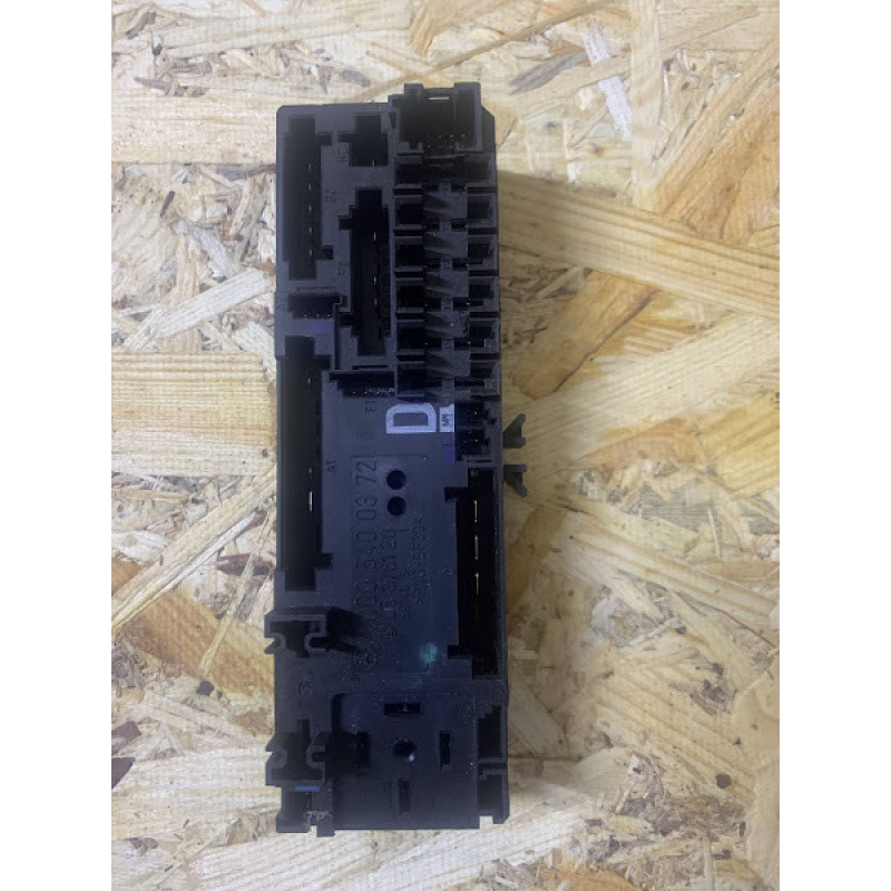 Блок запобіжників Mercedes A0005400372 Блок запобіжників Mercedes A0005400372