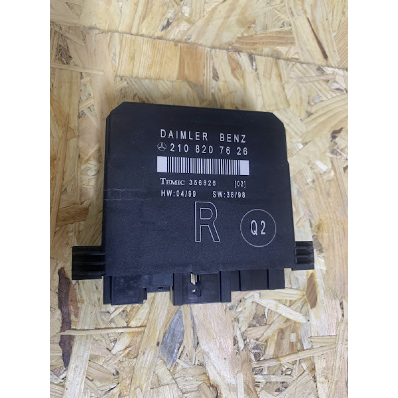 Блок комфорту передніх дверей Mercedes W210 2108207626