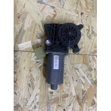 Моторчик склопідіймача передній правий Mercedes W210 0130821709