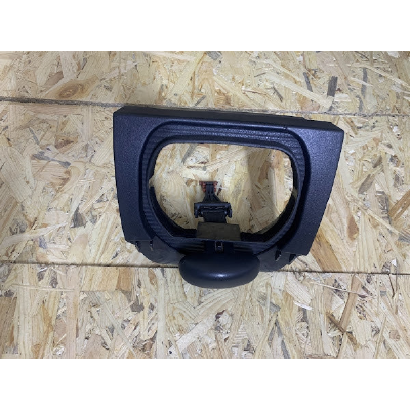 Накладка рульової колонки Mercedes W210 2104600195 Накладка рульової колонки Mercedes W210 2104600195