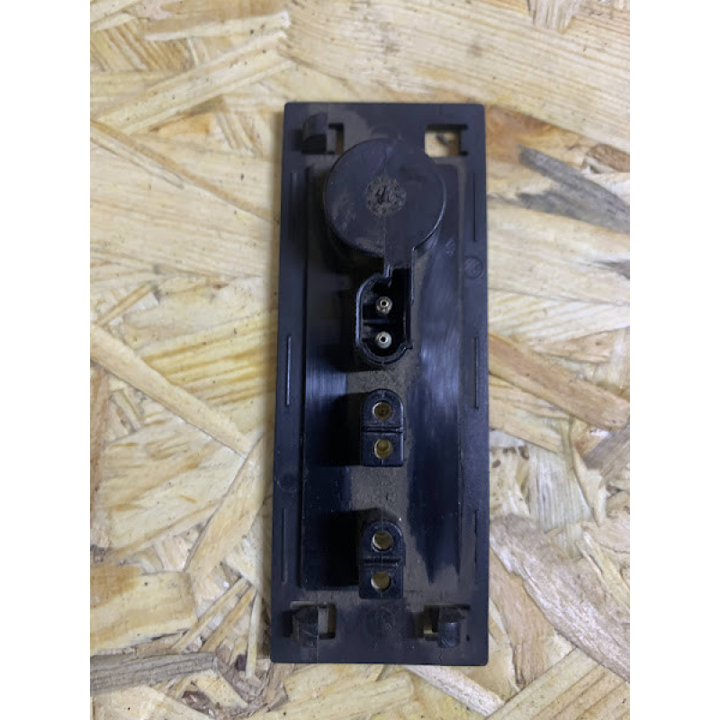 Підігрівач форсунок омивача Mercedes W210 1268201111 Підігрівач форсунок омивача Mercedes W210 1268201111