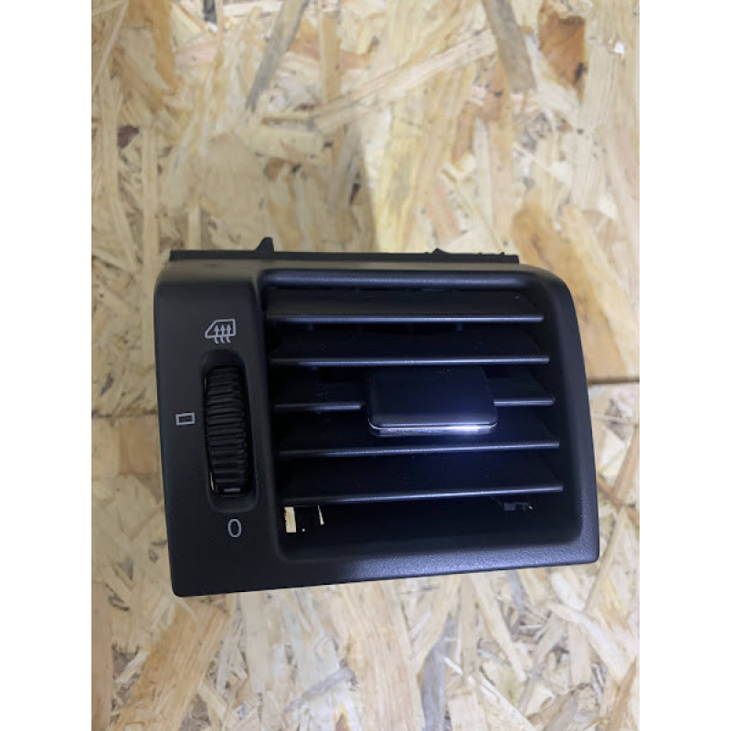 Дефлектор правий Mercedes W210