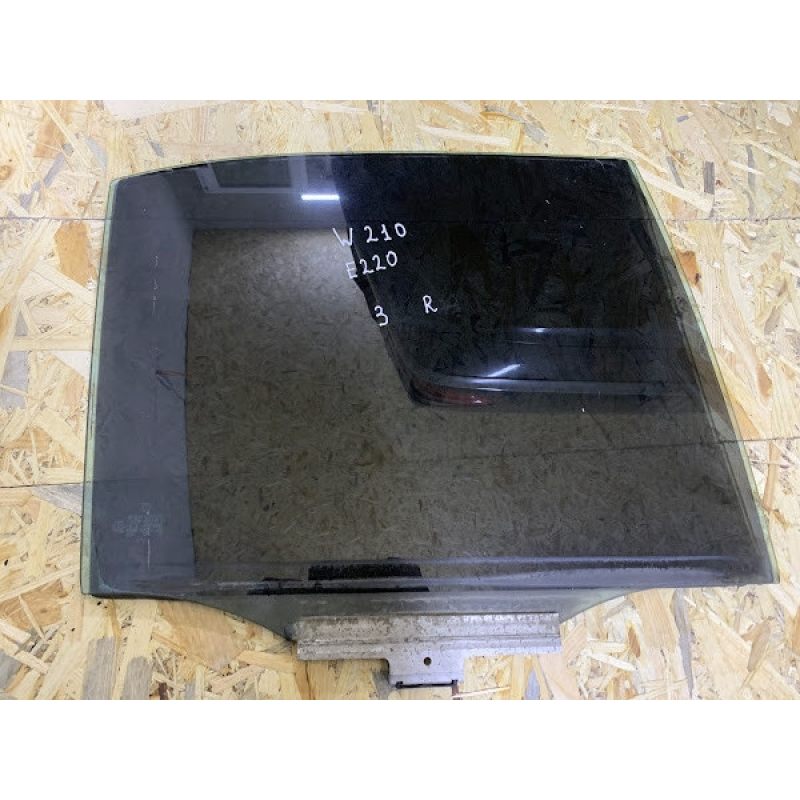 Скло задніх правих дверей Mercedes W210 Седан Скло задніх правих дверей Mercedes W210 Седан