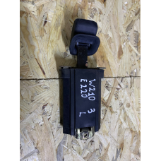 Обмежувач дверей задніх Mercedes W210