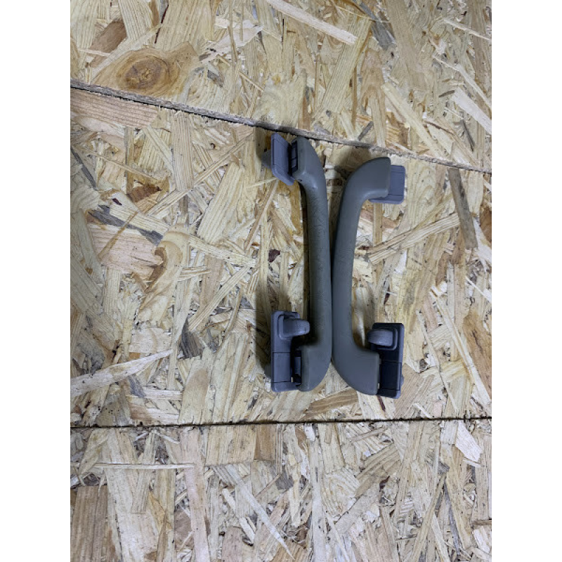 Ручка стелі Mercedes W210 задня Ручка стелі Mercedes W210 задня