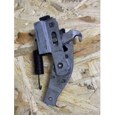 Кронштейн / механізм ручника Mercedes W210  0004200779