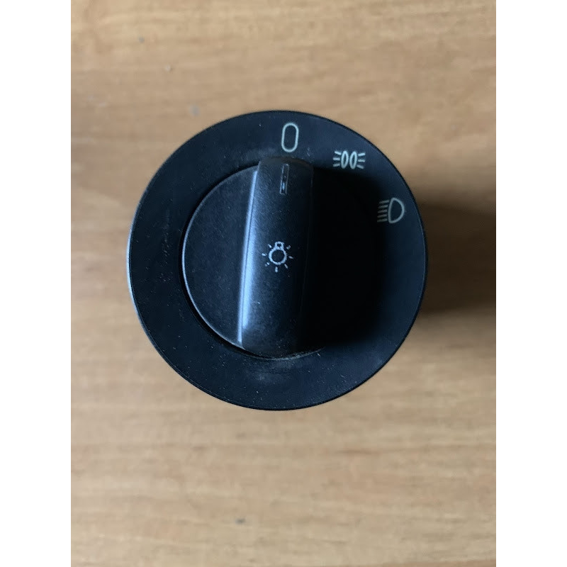 Вмикач світла BMW E39 8363683