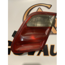 Ліхтар задній правий внутрішній Mercedes W210 Рестайлінг 2108203864