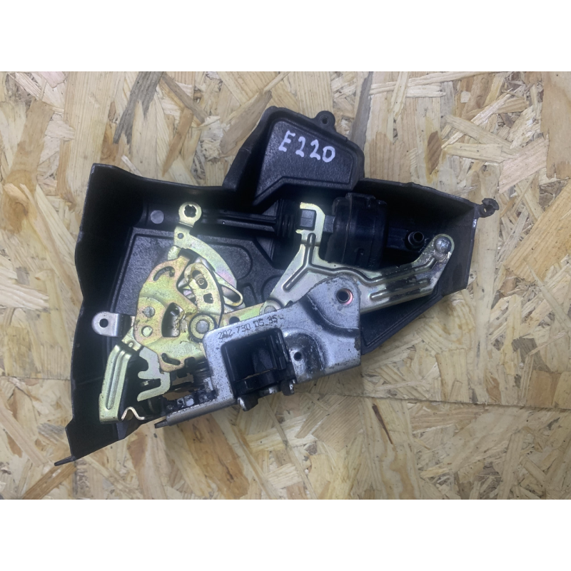 Замок дверей Mercedes W210 задній лівий 2027330308