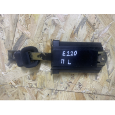 Обмежувач дверей передній лівий Mercedes W210